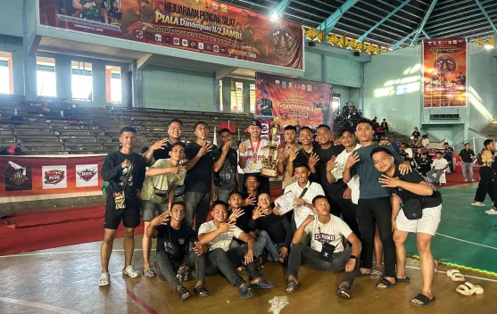Personel Brimob Jambi Bripda Rifqi Raih Emas Kejuaraan Pencak Silat