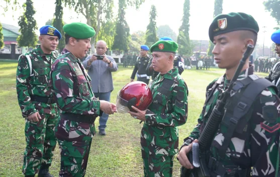 TNI Warnai Aksi Peduli Keselamatan Berkendara