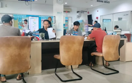 Libur Tiba Layanan Service Roda Empat Membludak