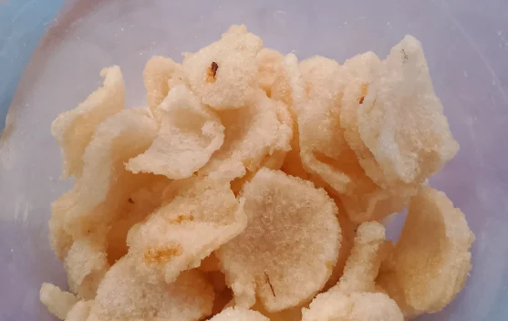 Nasi Sisa Jadi Kerupuk Gurih dan Lezat