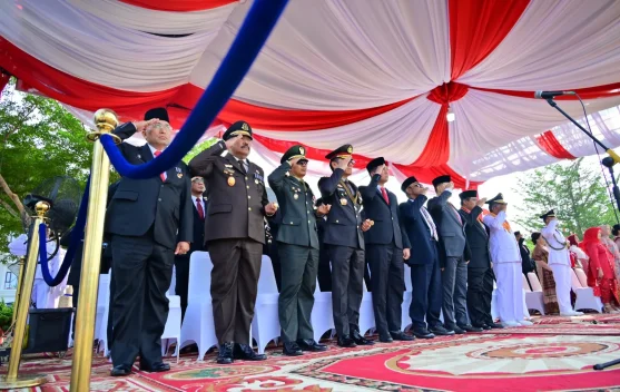 Kapolda Jambi Hadiri Upacara Pengibaran Duplikat Pusaka Bendera Merah Putih