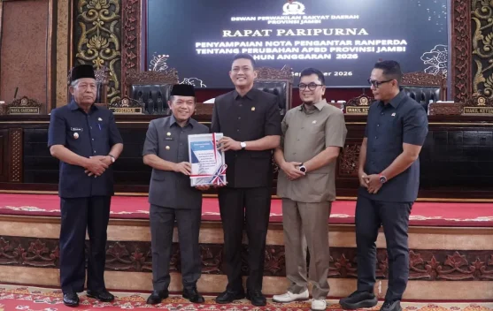 Gubernur Sampaikan Nota Keuangam Perubahan APBD 2026