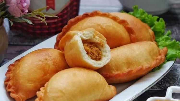 Resep Panada Isi Ikan, Enak dan Gurih