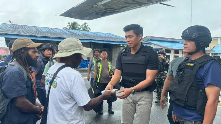 Warga Korowai Galang Dana untuk Keberlangsungan Penerbangan Perintis