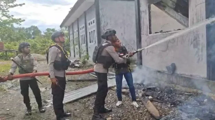 Aparat Gabungan Amankan Lokasi Percobaan Pembakaran SMA Negeri 2 Dekai