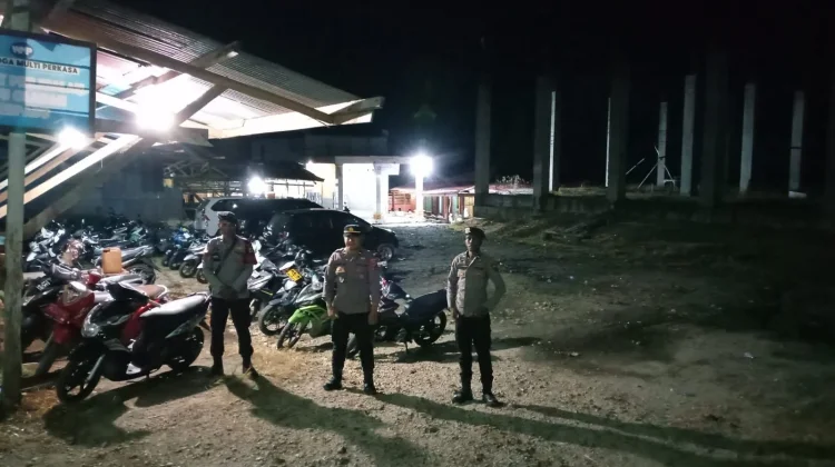 Polres Waropen Melaksanakan Pengamanan Sholat Tarawih