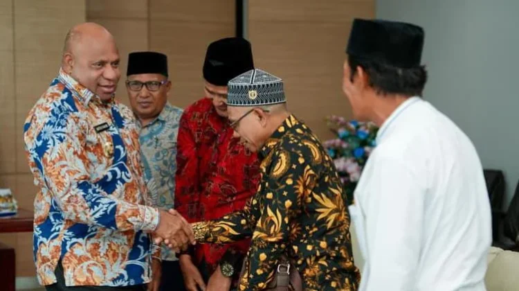 MUI Keerom Ajak Gubernur Fakhiri Hadiri Halal Bihalal