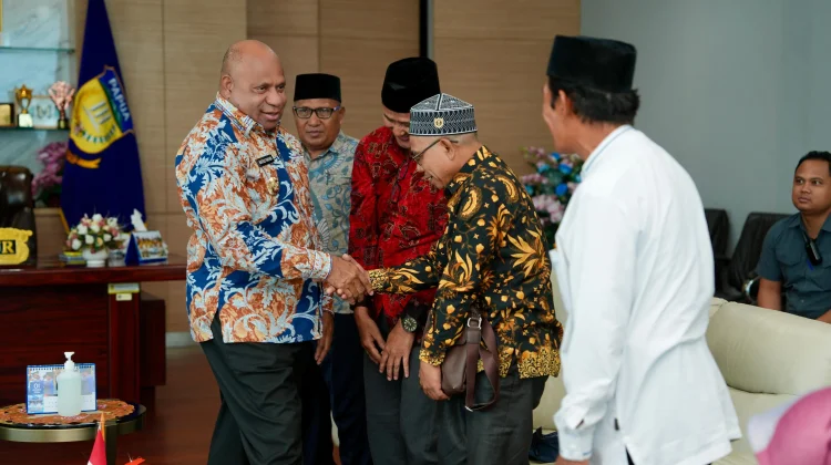 MUI Keerom Undang Gubernur Papua Hadiri Halal Bihalal