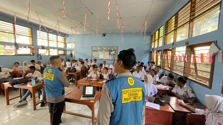 Polresta Sosialisasikan ‎Rekrutmen Polri Gratis di SMA N1 Jayapura
