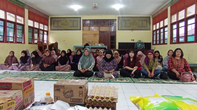 RRI Jayapura Peduli Santri , Salurkan Sembako ke Darul Ma,arif