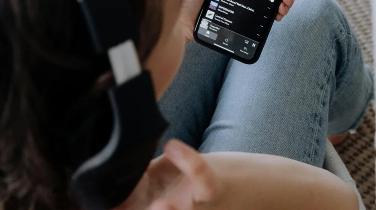 Alasan Psikologis Mengapa Selera Musik Sulit Berubah