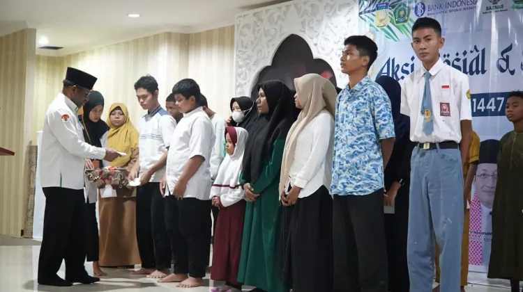 Kemenag Papua Salurkan Beasiswa Bagi Siswa Kurang Mampu