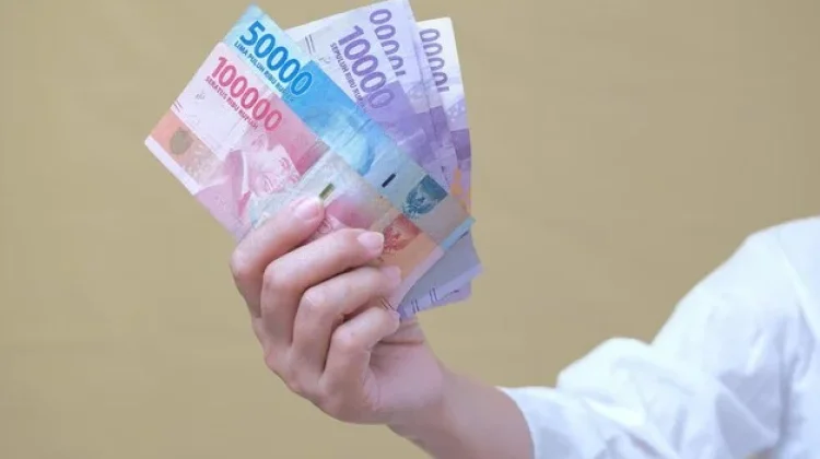 Cara Bijak Kelola Uang THR, agar Tidak Habis Sia-Sia