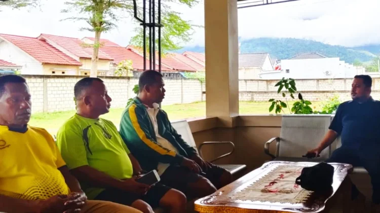 Denny Bonai Suntik Motivasi Dukungan PS Yapen di Liga 4 2026
