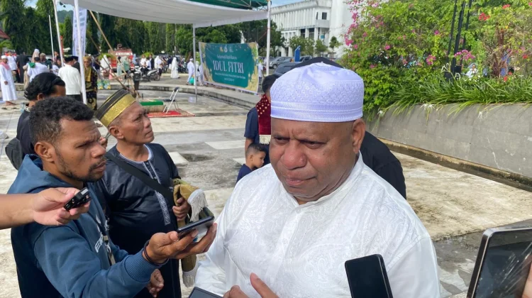 Gubernur Papua Imbau Warga Waspada Cuaca Ekstrem saat Libur Lebaran