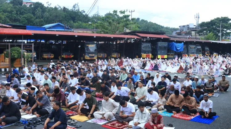 Gelar Sholat Idulfitri di Mapolda Papua, Wakapolda Ajak Perkuat Keimanan dan Solid