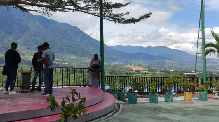 Cafe & Resto Villa Efata Jadi Destinasi Favorit Libur Lebaran di Sentani Jayapura