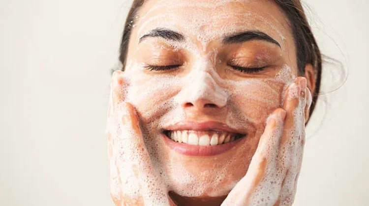 Double Cleansing: Rahasia Kulit Wajah Sehat dan Bercahaya