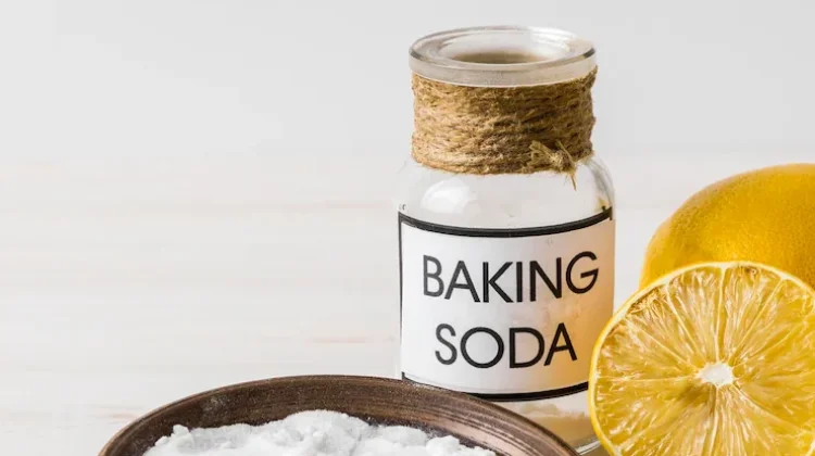 Apakah Baking Soda Aman untuk Memutihkan Gigi?