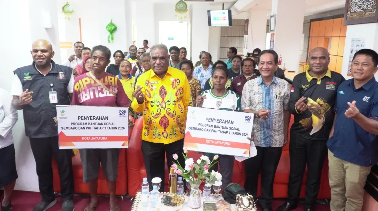 Ratusan Warga Jayapura Terima Bansos Tahap Awal 2026