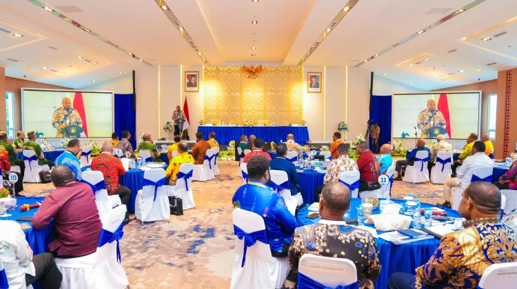 Gubernur Minta Dana Daerah Tidak Keluar Papua, Dorong Penguatan Bank Papua