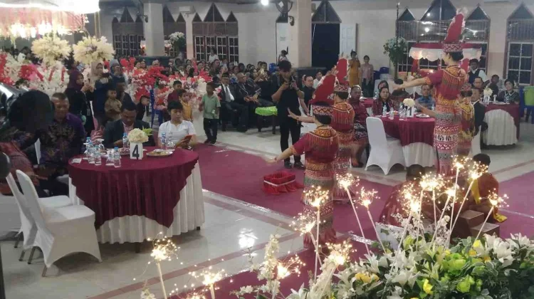 Pa'gellu: Keindahan Tarian Tradisional Toraja Warnai Pernikahan di Jayapura