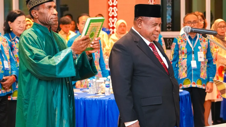 Alibaham Resmi Jadi Komisaris Non Independen Bank Papua