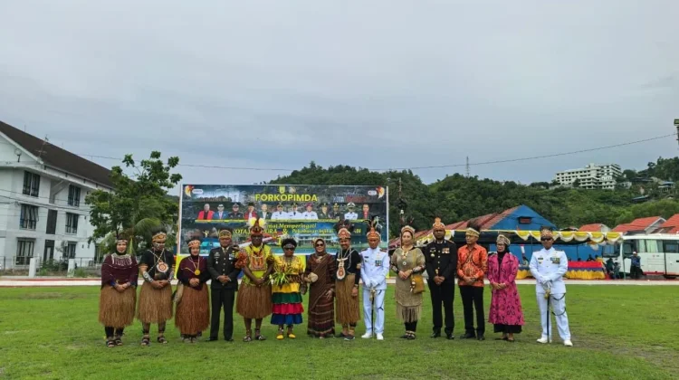Kapolresta Beserta Ketua Bhayangkari Hadiri Peringatan HUT Kota Jayapura