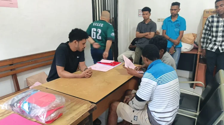 Sat Resnarkoba Polresta Serahkan Dua Tersangka ke Kejari Jayapura