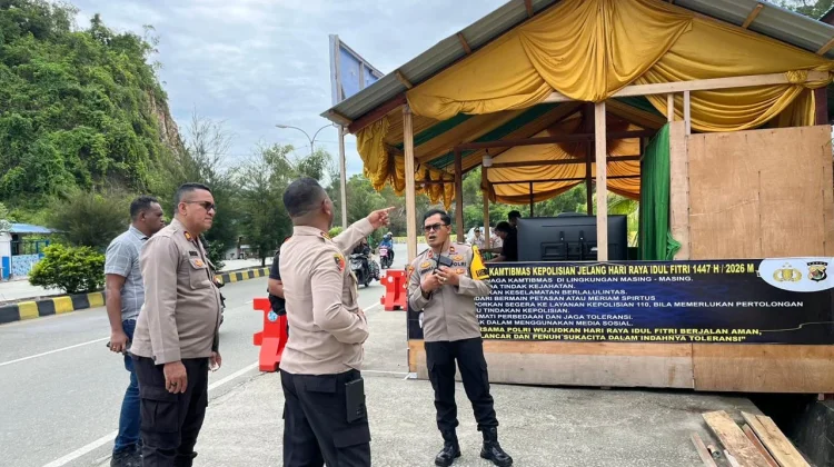 KBP Fredrickus Maclarimboen Tinjau Langsung Pos Pengamanan Ops Ketupat Cartenz