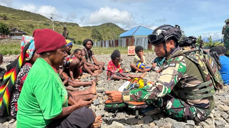 Satgas TNI Hadirkan Layanan Kesehatan ke Pedalaman Puncak Jaya