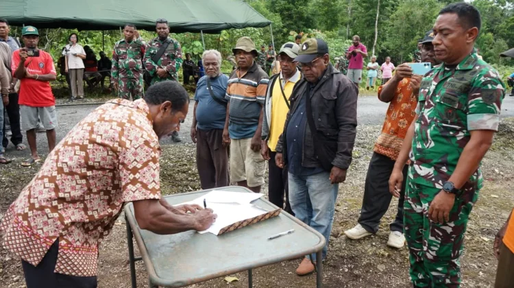 Masyarakat Adat Serahkan 56 Hektare Lahan untuk Pembangunan Yonif TP di Biak Timur