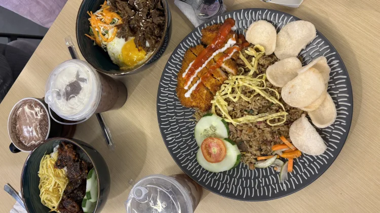 One Cloud Coffee & Eatery Jayapura: Spot Nongkrong Aesthetic