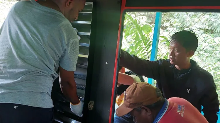 Rekomendasi BPK RI, Tim TMB RRI Jayapura Bongkar Genset AGG 150 KVA di Koya Koso