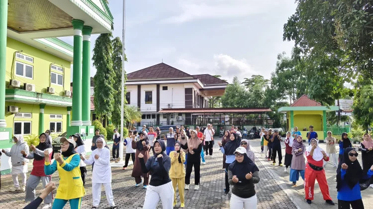 CJH Kota Jayapura Ikut Senam Haji
