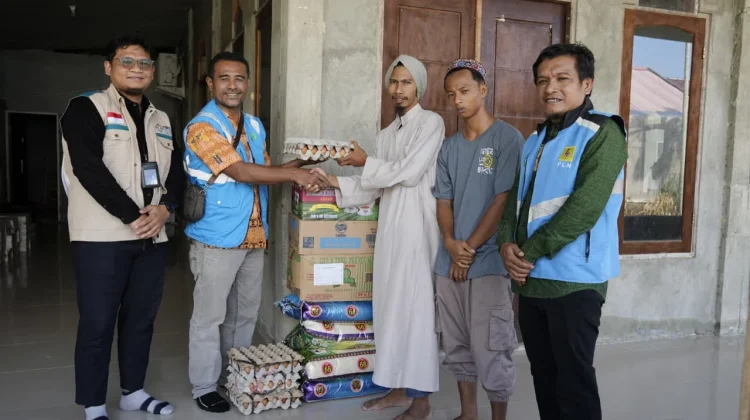 PLN Salurkan Bantuan Bagi Lansia dan Anak Asuh di Papua