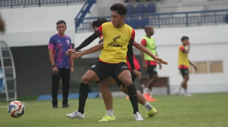 Persela Optimis Tantang Persipura