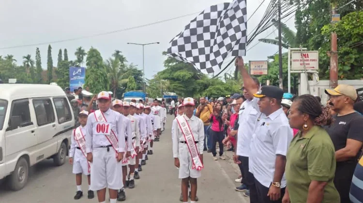 Semarak Hardiknas 2026, Wakil Bupati Jayapura Buka Lomba Gerak Jalan Pelajar