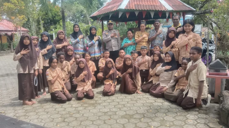 Dekatkan Polri dengan Pelajar, Bhabinkamtibmas Muara Tami Sambangi Sekolah