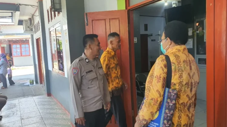 Peduli Wilayah, Bhabinkamtibmas Kelurahan Hamadi Hadir Ditengah Masyarakat