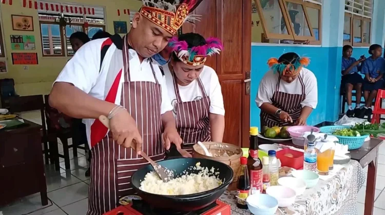 Lomba Nasi Goreng Warnai Hardiknas di SMPN 9 Jayapura