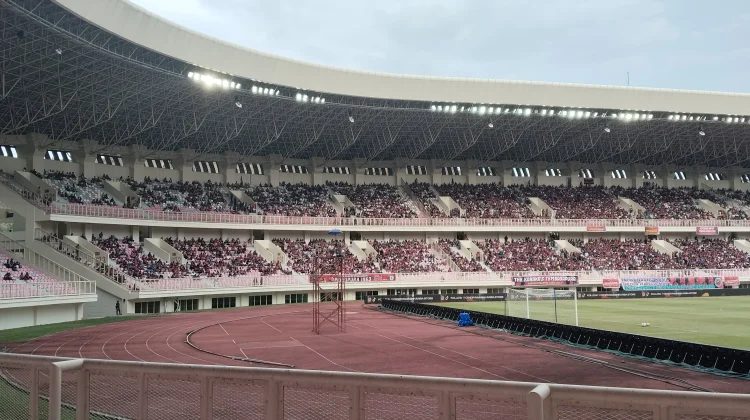 Laga Persipura Vs Persiku Kudus, Ribuan Suporter Padati Stadion