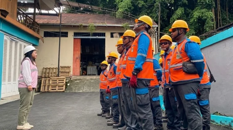 Kartini Modern PLN Papua, Perempuan Tangguh Jaga Listrik hingga Pelosok