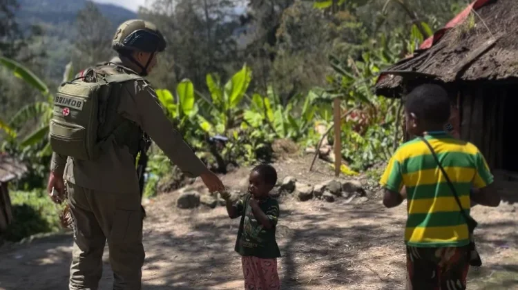 Jaga Kamtibmas, Satgas ODC Menggelar Patroli Humanis di Sinak