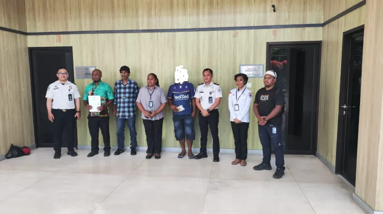 Kantor Imigrasi Jayapura Deportasi WNA Asal PNG Melalui PLBN Skouw