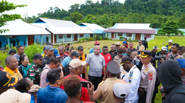 Papua Rencanakan Jalan Trimuris-Kasonaweja Kurangi Laka Sungai
