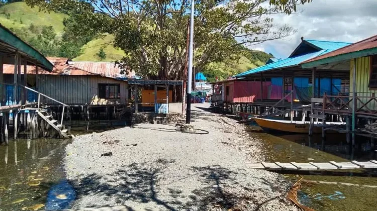 Membangun Cahaya dari Kampung: Pengembangan Rumah Baca di Sentani