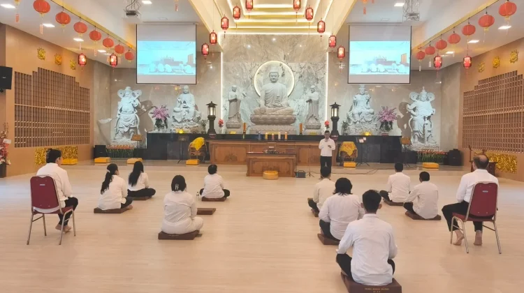 Bhante Kittipañño Ajak Umat Rutin Meditasi dan Praktik Keheningan