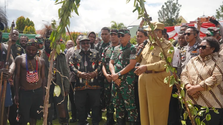 Konflik Masyarakat Berakhir Damai Melalui Prosesi Adat Patah Panah di Wamena