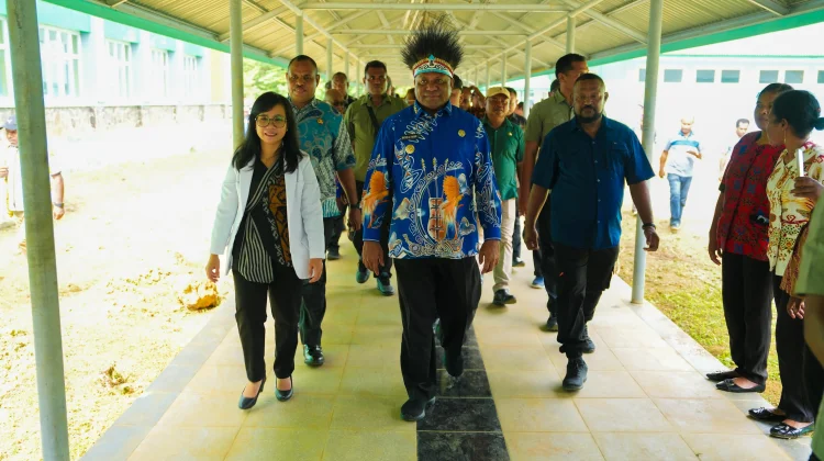 Fakhiri Minta Dapur MBG di Supiori Gunakan Ikan dan Hasil Kebun Warga